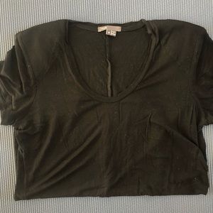 Vince black scoop neck tee, shoulder pads M